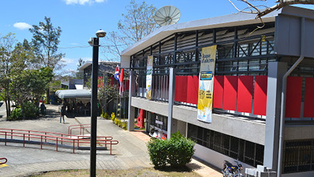  Centro de Investigación y Docencia e Educación